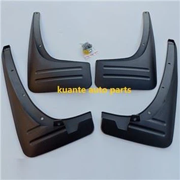 Toyota Rav4 λάσπη φρουρεί τα πτερύγια λάσπης χωρίς τις φλάντζες φτερών